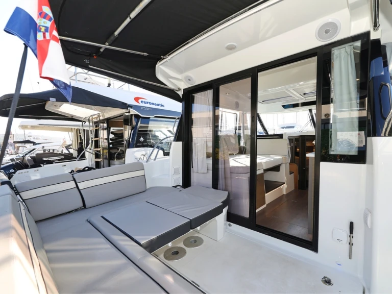 Location Bateau à moteur à Biograd na Moru - Jeanneau Merry Fisher 1095