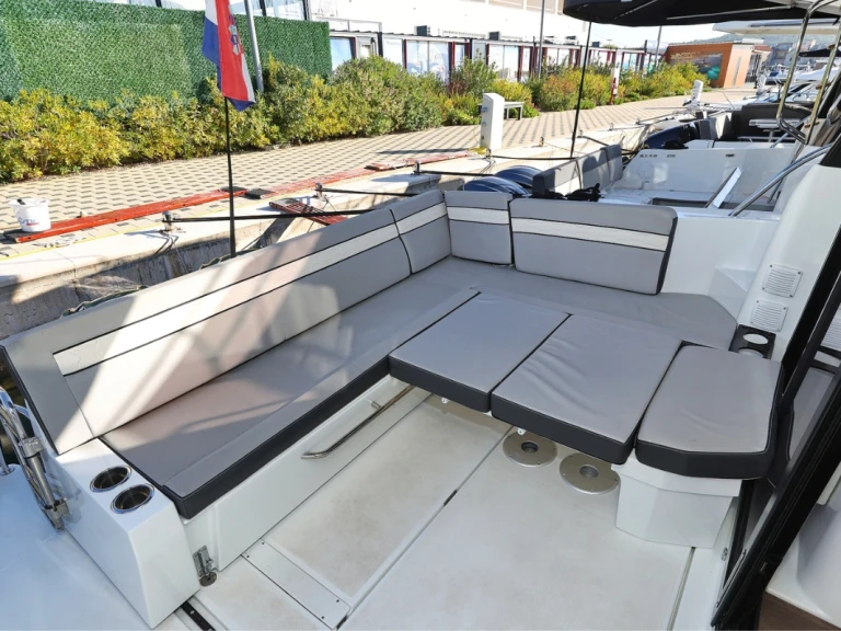 Location bateau Jeanneau Merry Fisher 1095 à Biograd na Moru sur Samboat
