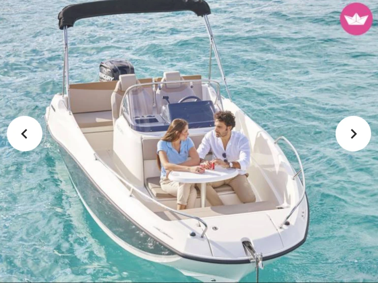 Bateau à moteur à louer à Mandelieu-la-Napoule au meilleur prix