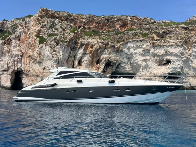 Louez un Princess Princess V58 à Port Mahon