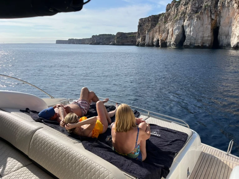 Location bateau Port Mahon pas cher Princess V58
