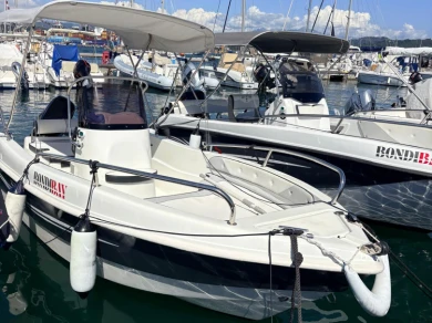 Noleggio Barca a motore Trimarchi con patente nautica