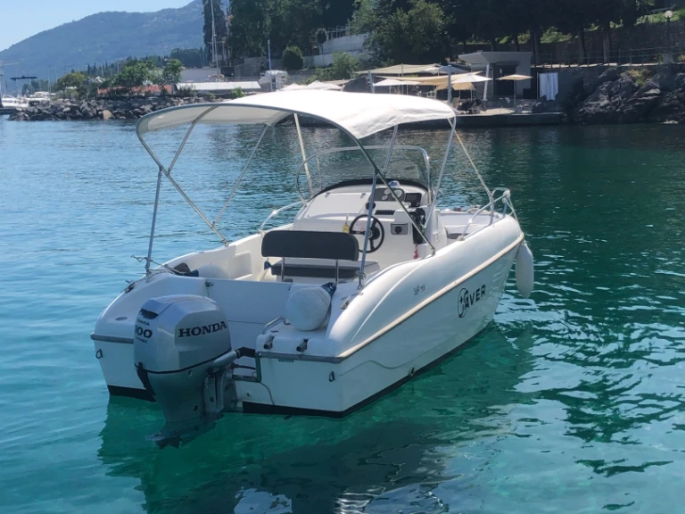 Louer Bateau à moteur avec ou sans skipper Saver à ACI Marina Opatija