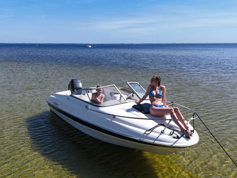 Location à Biscarrosse - Bayliner Bayliner 1802 Capri Cuddy sur SamBoat