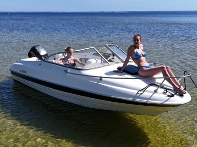 Charter a Bayliner Bayliner 1802 Capri Cuddy in Biscarrosse on Samboat