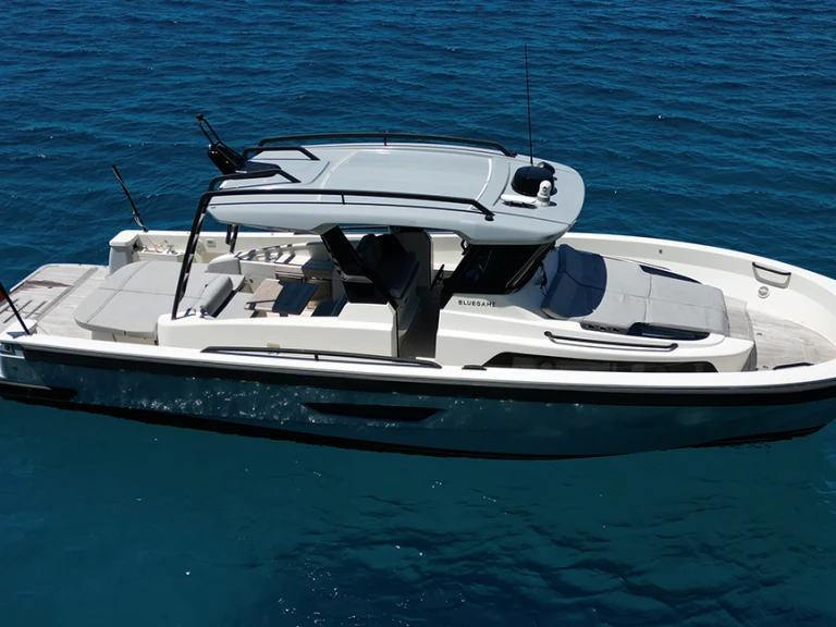 Location Bateau à moteur blue game avec permis