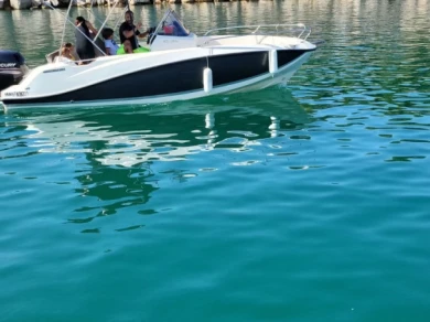 Yacht hire Marseille cheap Activ 605 Open