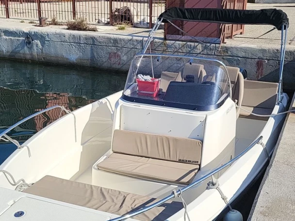 Louer Bateau à moteur avec ou sans skipper Quicksilver à Marseille
