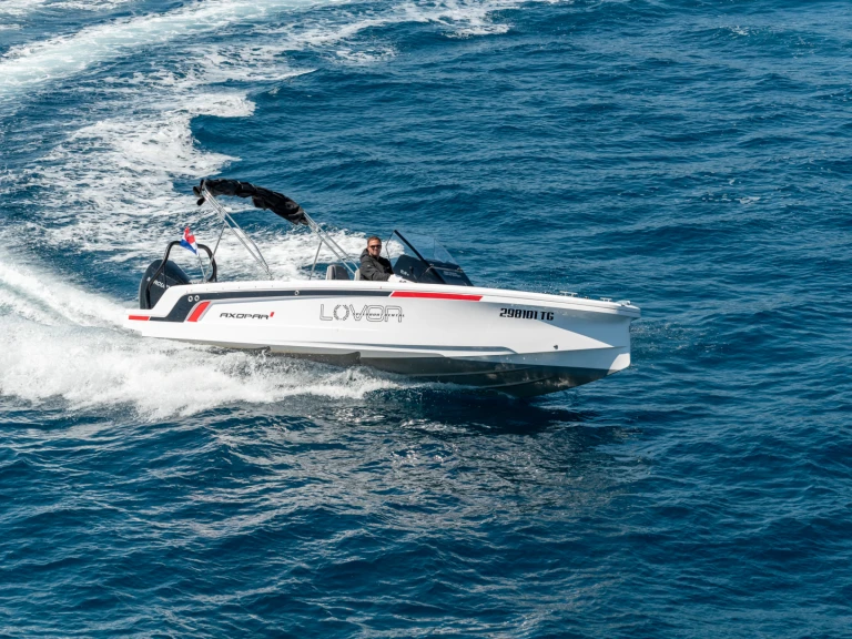 Louez un Axopar 22 Spyder à Split