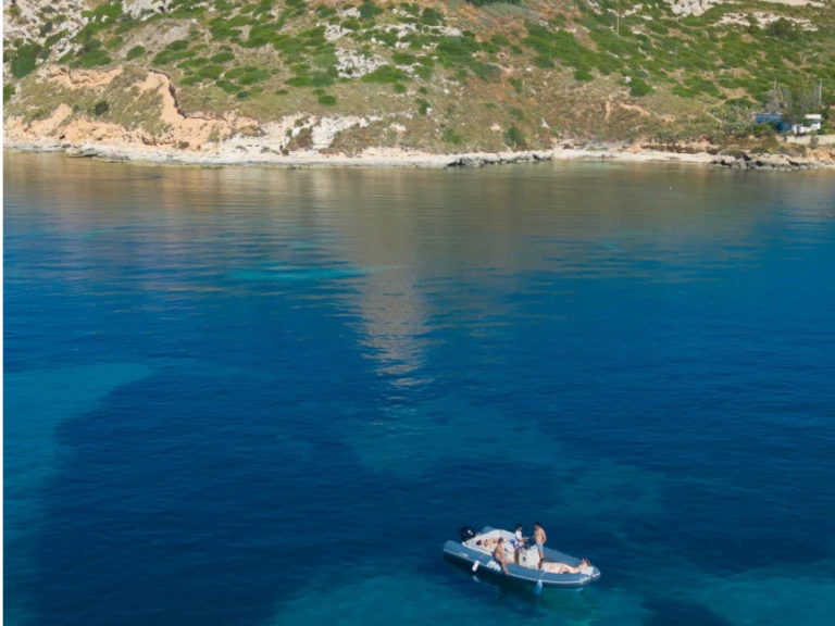 Location Semi-rigide à Cagliari - Bwa Sport 22 GT