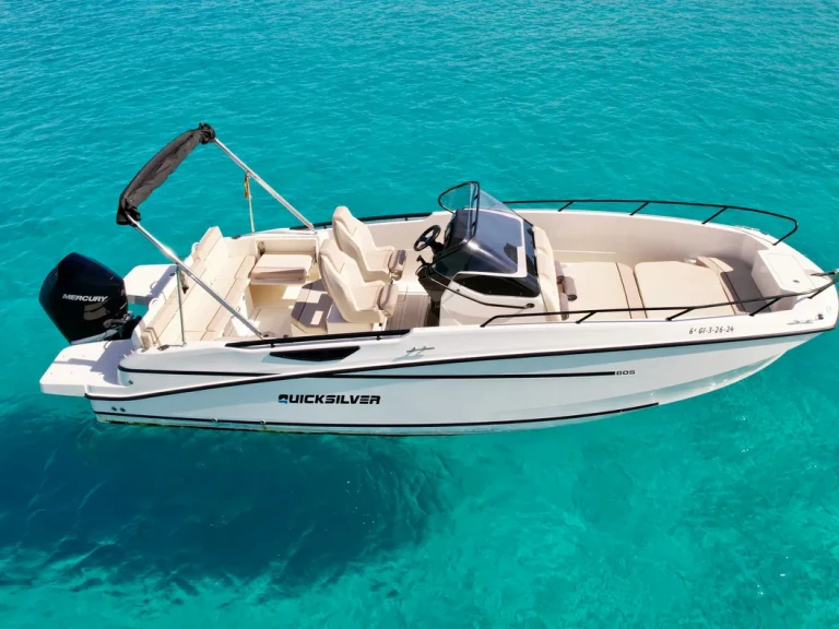 Bateau à moteur à louer à Marina de Dénia au meilleur prix