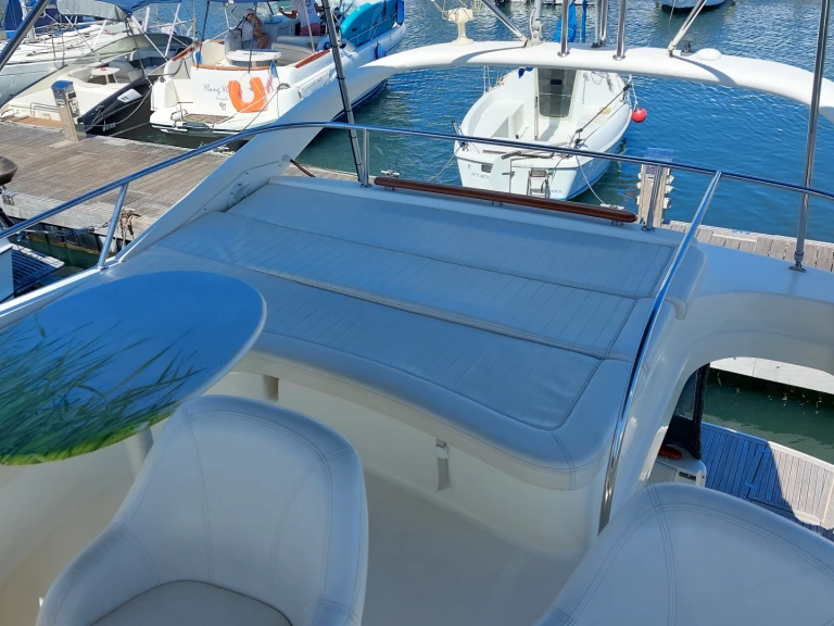 Jeanneau Prestige 36 Fly a louer à Vieux Port de Cannes