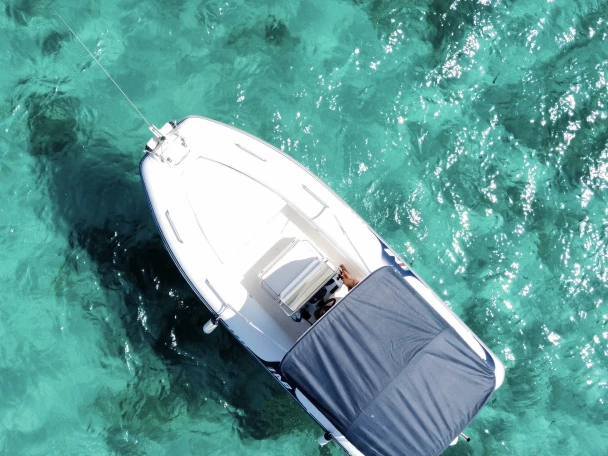 Louer Bateau à moteur avec ou sans skipper Quicksilver à Porto San Paolo