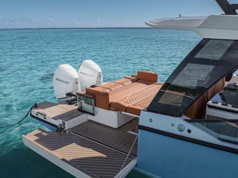Location bateau Antibes pas cher Saxdor 320 GTO