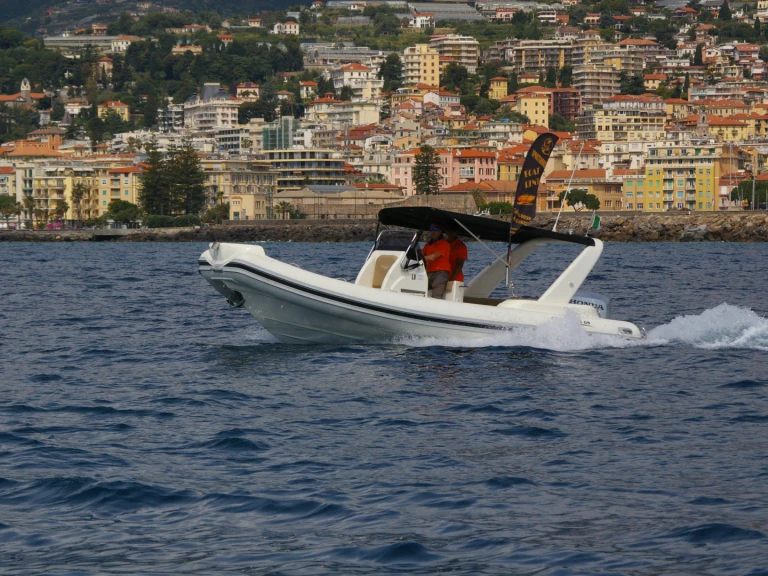Location à Sanremo - Nautica Led Nautica Led 680 sur SamBoat