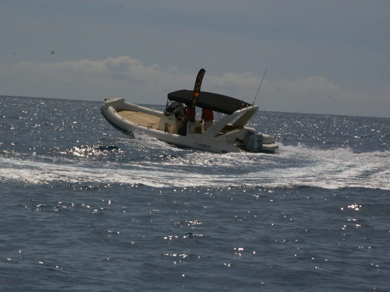 Louez un Nautica Led Nautica Led 680 à Sanremo