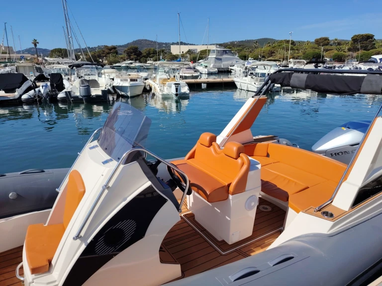 Louez un Tiger 750 TL à France