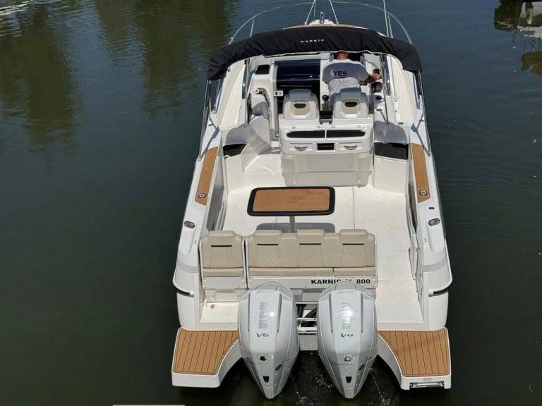 Bateau à moteur à louer à Mandelieu-la-Napoule au meilleur prix