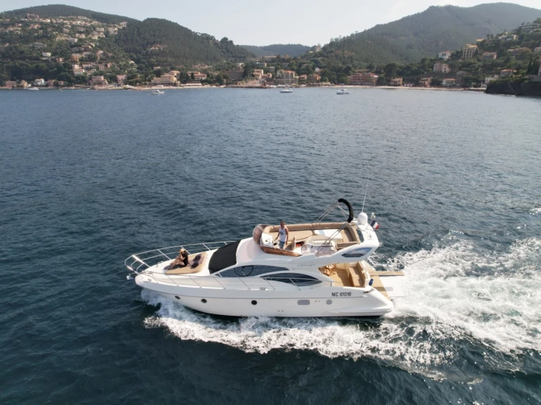 Louez un Azimut Azimut 43 Fly à Mandelieu-la-Napoule
