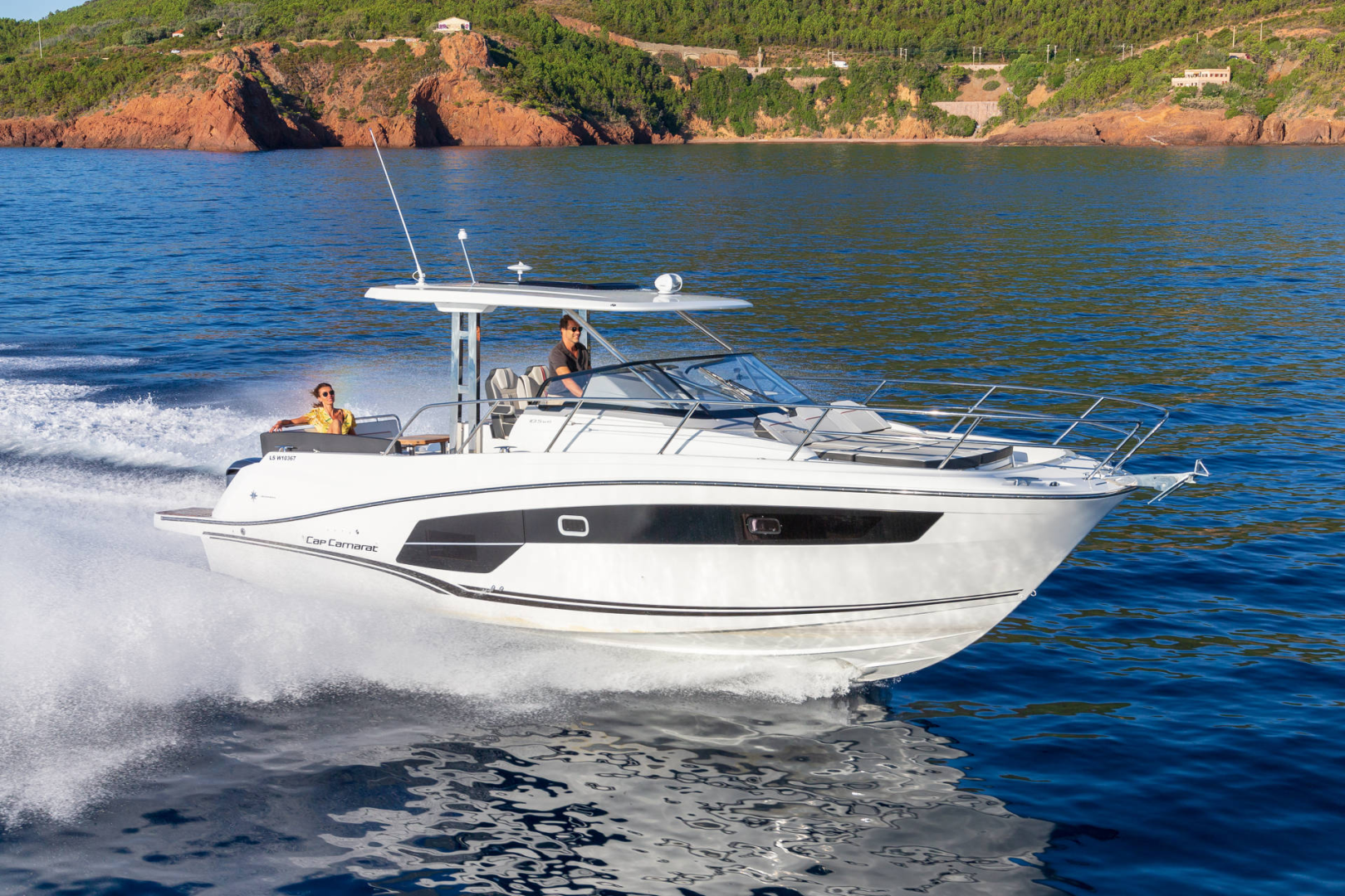 Location Bateau à moteur Jeanneau avec permis