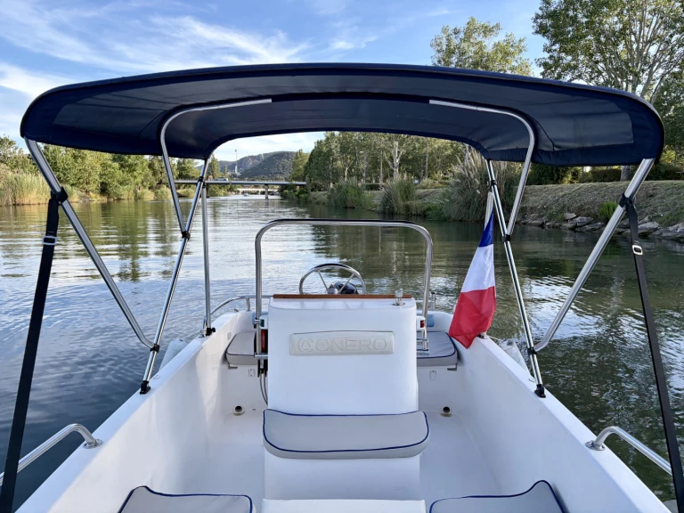 Location Bateau à moteur Conero avec permis