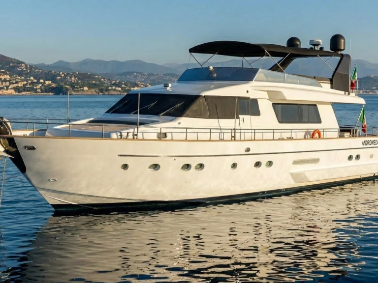 Yacht à louer à Golfe-Juan au meilleur prix