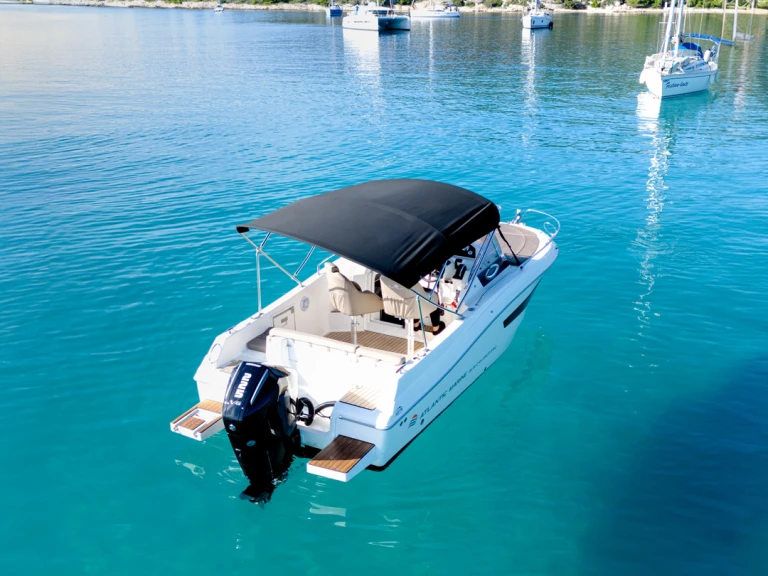 Location Bateau à moteur Atlantic avec permis