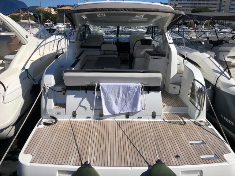 Location bateau Sainte-Maxime pas cher Leader 36