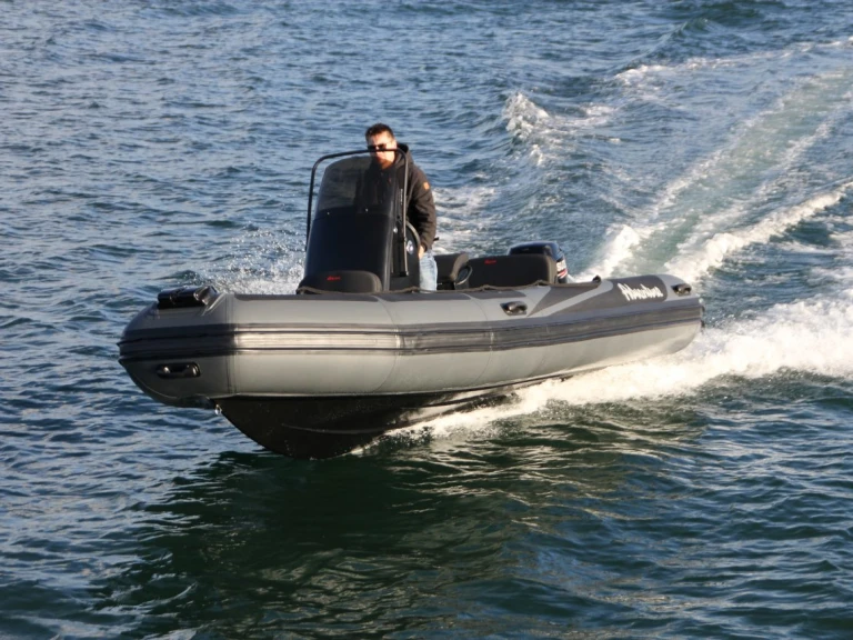 Louer Semi-rigide avec ou sans skipper Adventure à France