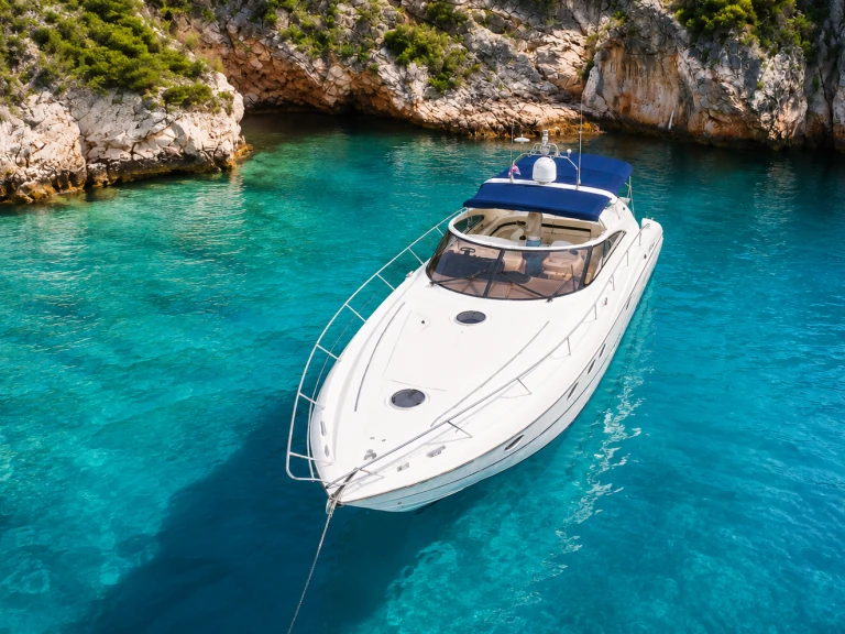 Louer Bateau à moteur avec ou sans skipper Princess à Golfe-Juan