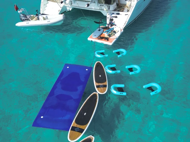 Location bateau Staniel Cay pas cher Leopard 47