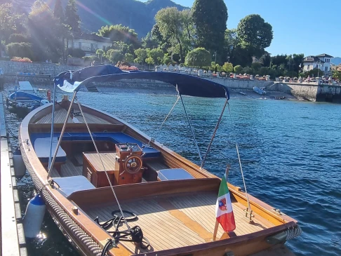Louer Bateau à moteur avec ou sans skipper Custom à Ghiffa