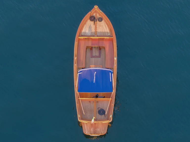 Louer Bateau à moteur avec ou sans skipper Custom à Ghiffa