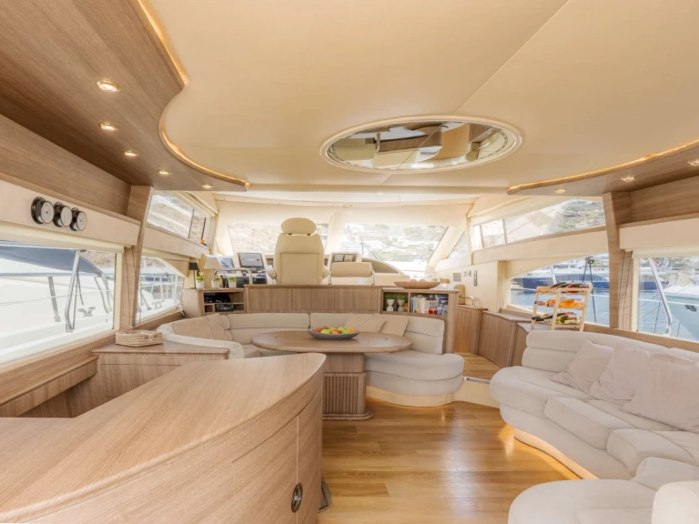 Louer Yacht avec ou sans skipper Azimut à Ornós