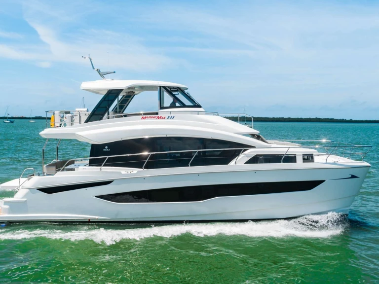 Location Yacht Aquila avec permis