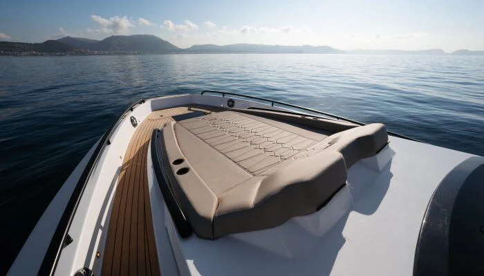 Location Bateau à moteur à Poltu Quatu - Salpa Salpa Soleil 52