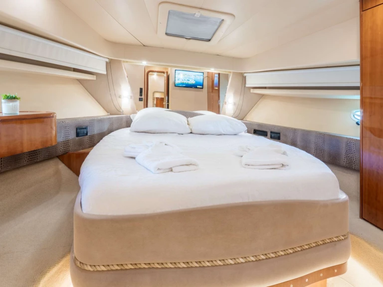 Location Yacht Azimut avec permis