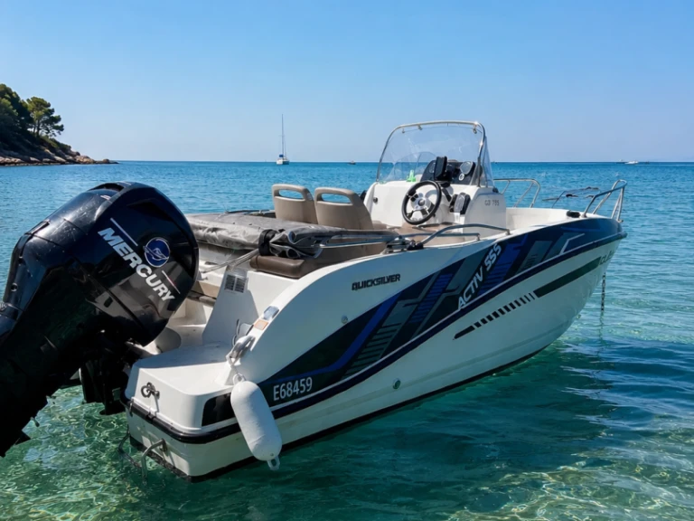 Louez un Quicksilver Activ 555 Open Edition Smart à Port-Camargue