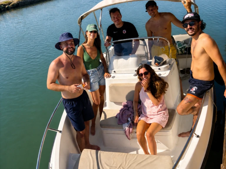 Location Bateau à moteur à Port-Camargue - Quicksilver Activ 555 Open Edition Smart