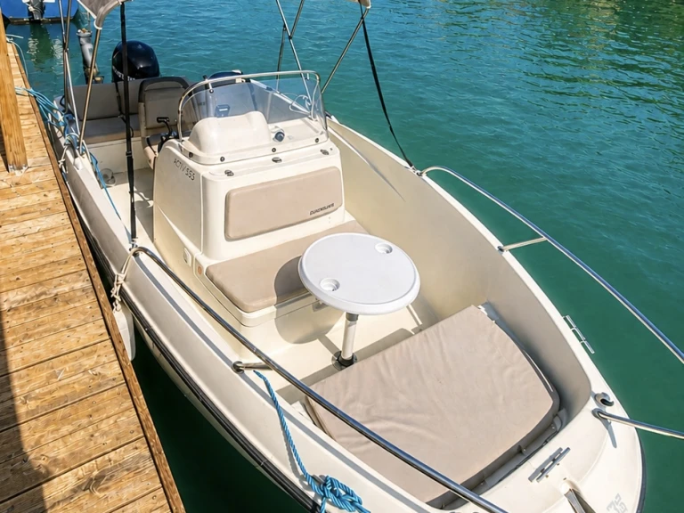 Location Bateau à moteur à Port-Camargue - Quicksilver Activ 555 Open Edition Smart