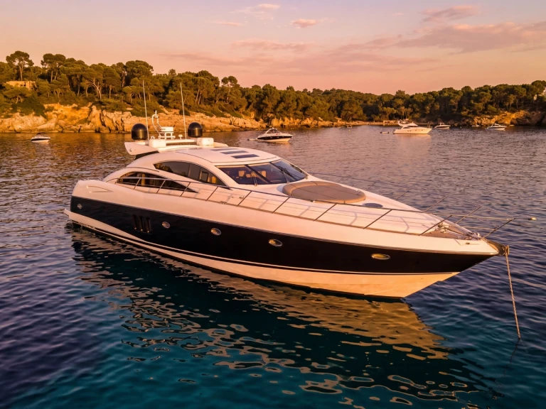 Yacht à louer à Golfe-Juan au meilleur prix