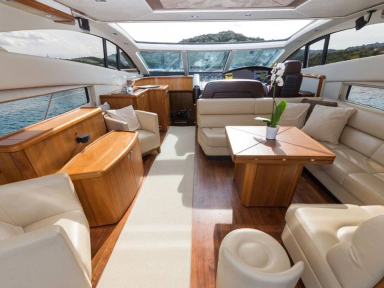 Sunseeker Predator 72 a louer à Golfe-Juan