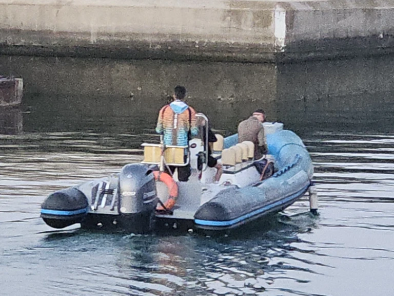 Louez un COBRA RIB 755 à Cádiz