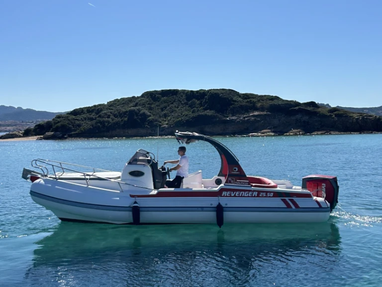 Location à La Maddalena - Revenger Revenger 25.5 sur SamBoat