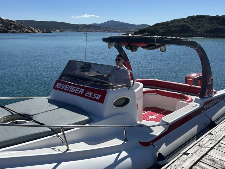 Louez un Revenger Revenger 25.5 à La Maddalena
