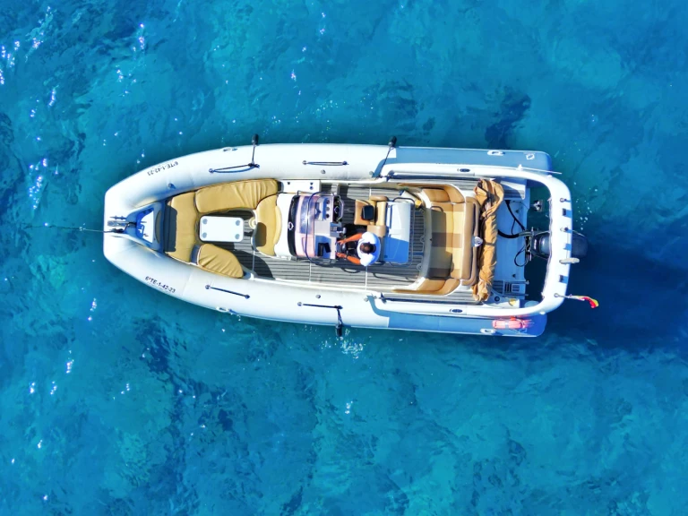 Location bateau Zodiac Medline 850 à Santa Cruz de Tenerife sur Samboat