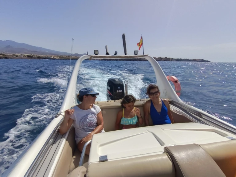 Louer Semi-rigide avec ou sans skipper Zodiac à Santa Cruz de Tenerife