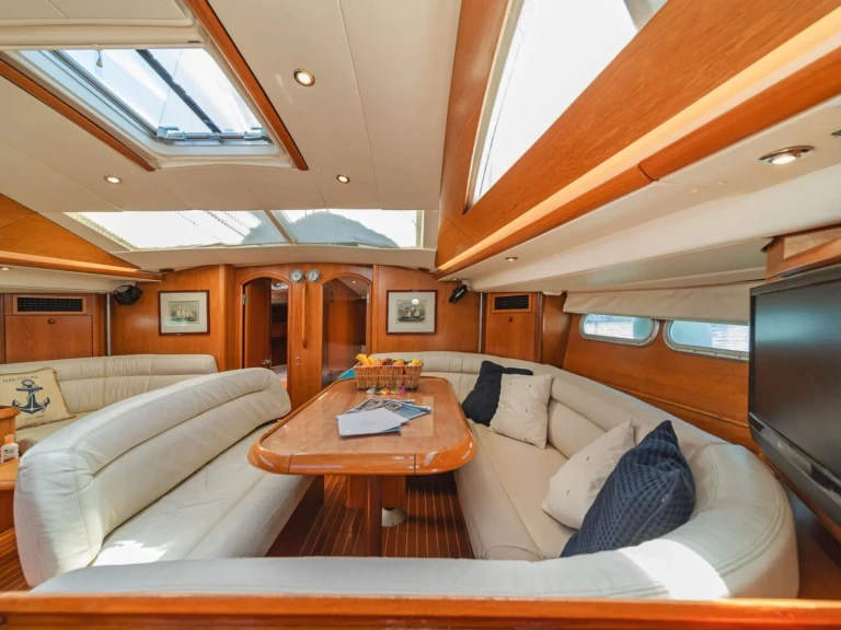 Location bateau Jeanneau Sun Odyssey 54 DS à Antibes sur Samboat