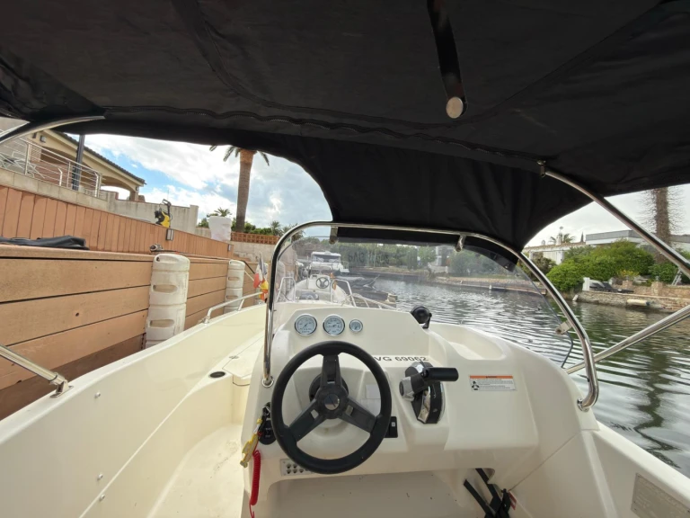 Louer Bateau à moteur avec ou sans skipper Quicksilver à Empuriabrava