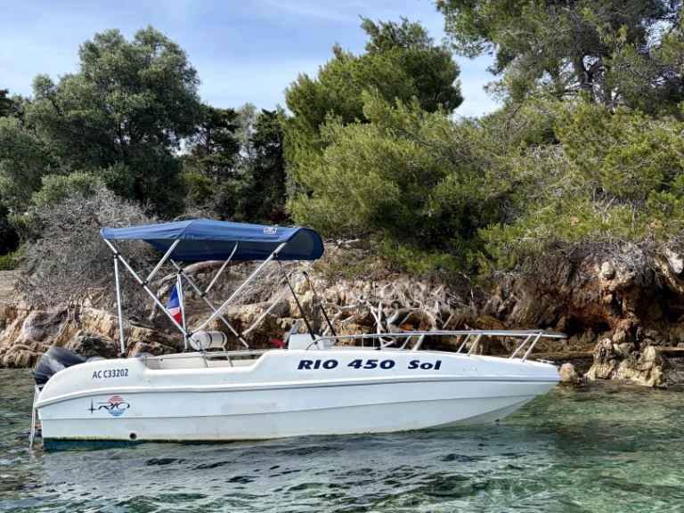 Louer Bateau à moteur avec ou sans skipper Rio à Mandelieu-la-Napoule